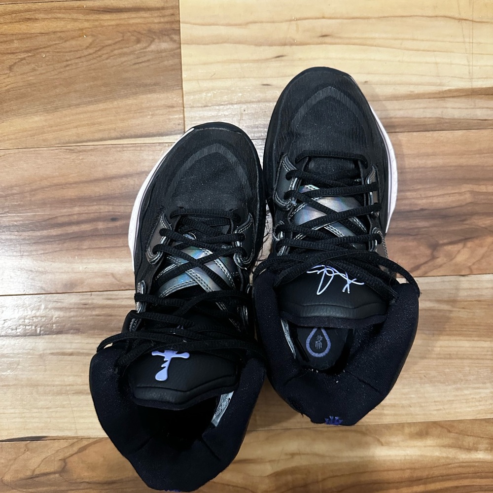 Kyrie Nike Black and Silver Athletic Shoes - Picture 4 of 5